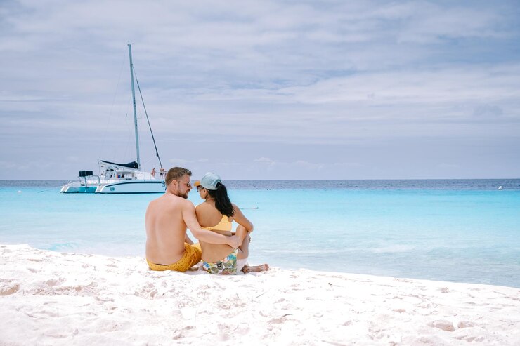 Cancún Unveiled: Marine Adventures, Romantic Escapes, and Unique Experiences