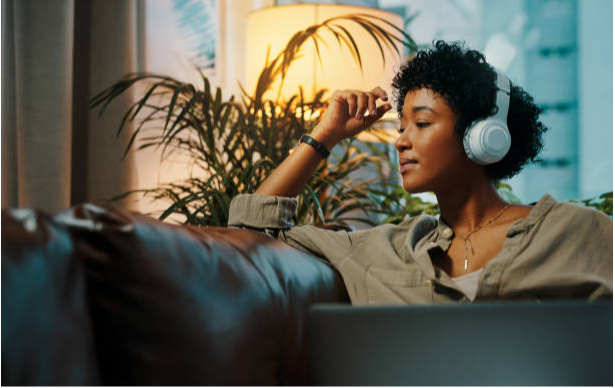 The Ways in Which AI is Changing How We Listen to Music at Home