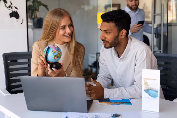 Navigating Global Workforce Solutions: A Comprehensive Look at EOR and PEO